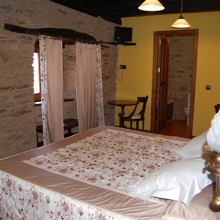 Maison d'hôtes Pacio Do Sil à A Rúa Chambre photo